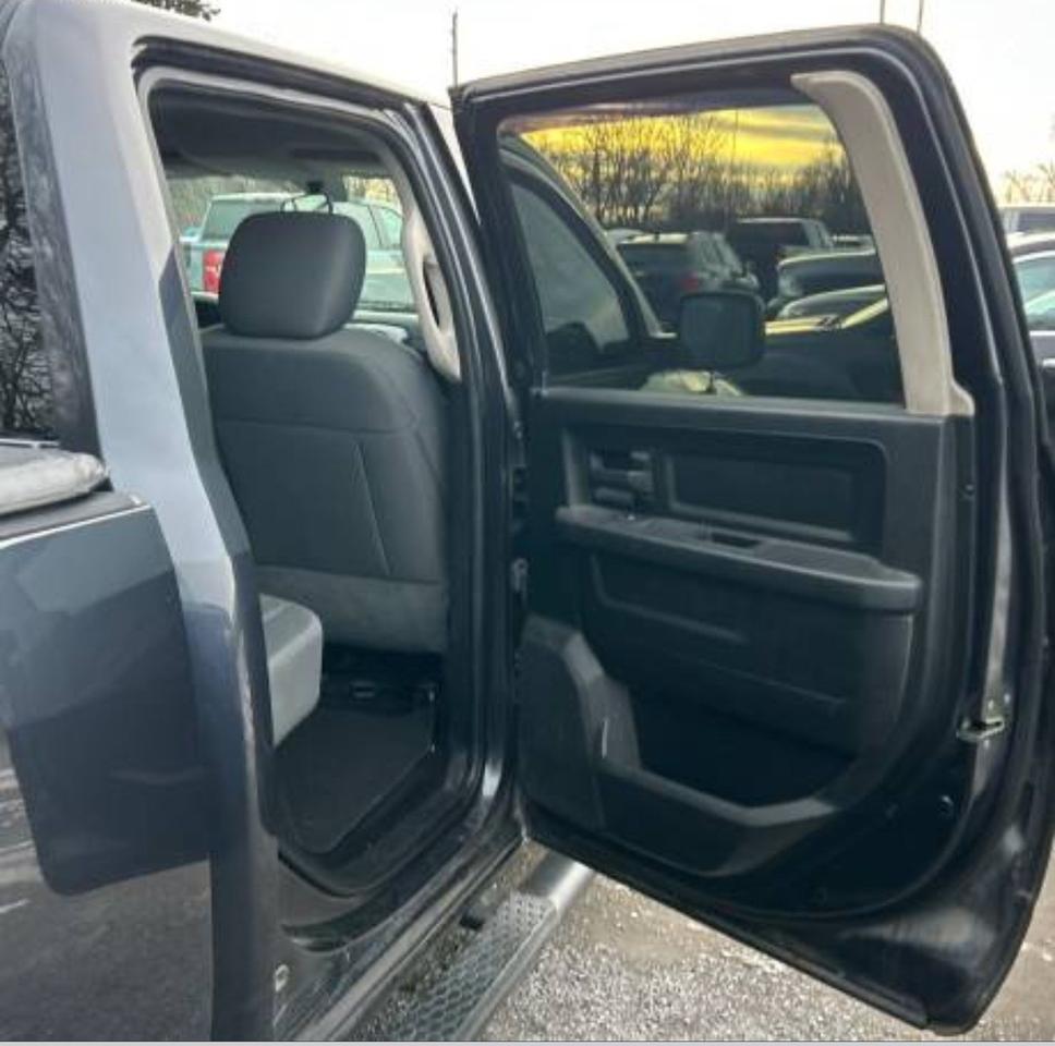 2014 RAM 1500 Crew Cab 4x4 With SAFETY Photo