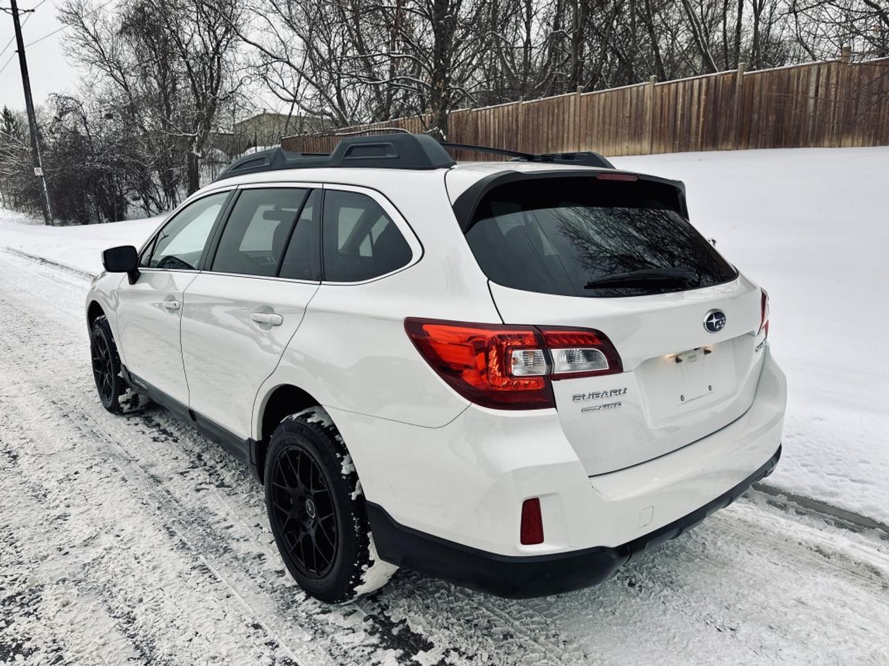 2015 Subaru Outback 2.5I Premium Photo