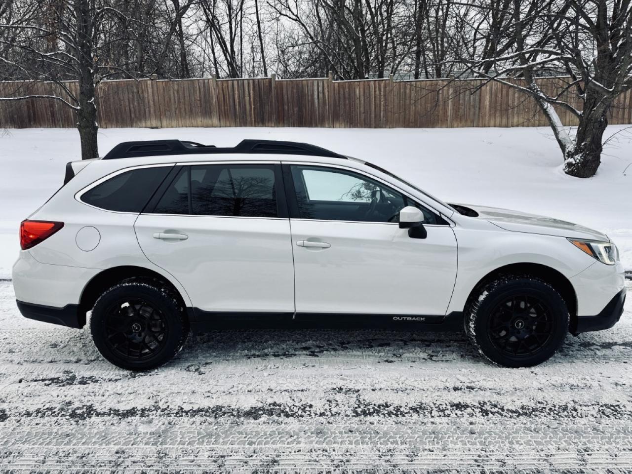 2015 Subaru Outback 2.5I Premium Photo