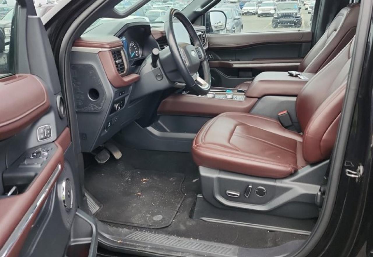 2024 Ford Expedition Limited AWD | Leather | Sunroof | Nav | Adaptive Cruise | Cooled + Heated Seats | and Much More ! Photo
