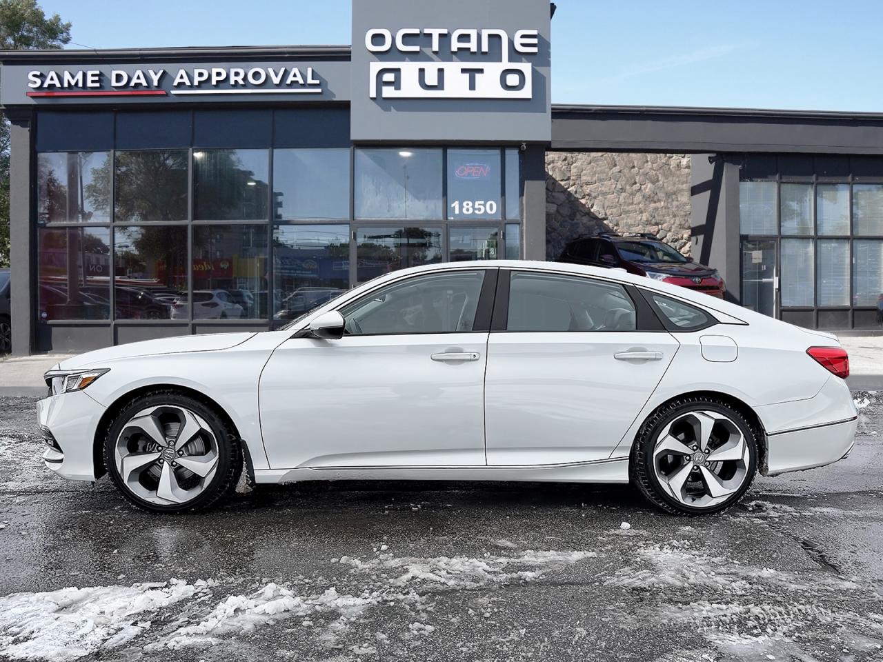 2018 Honda Accord Touring CVT Photo