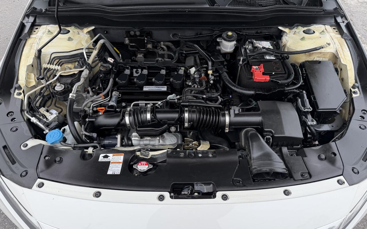 2018 Honda Accord Touring CVT Photo