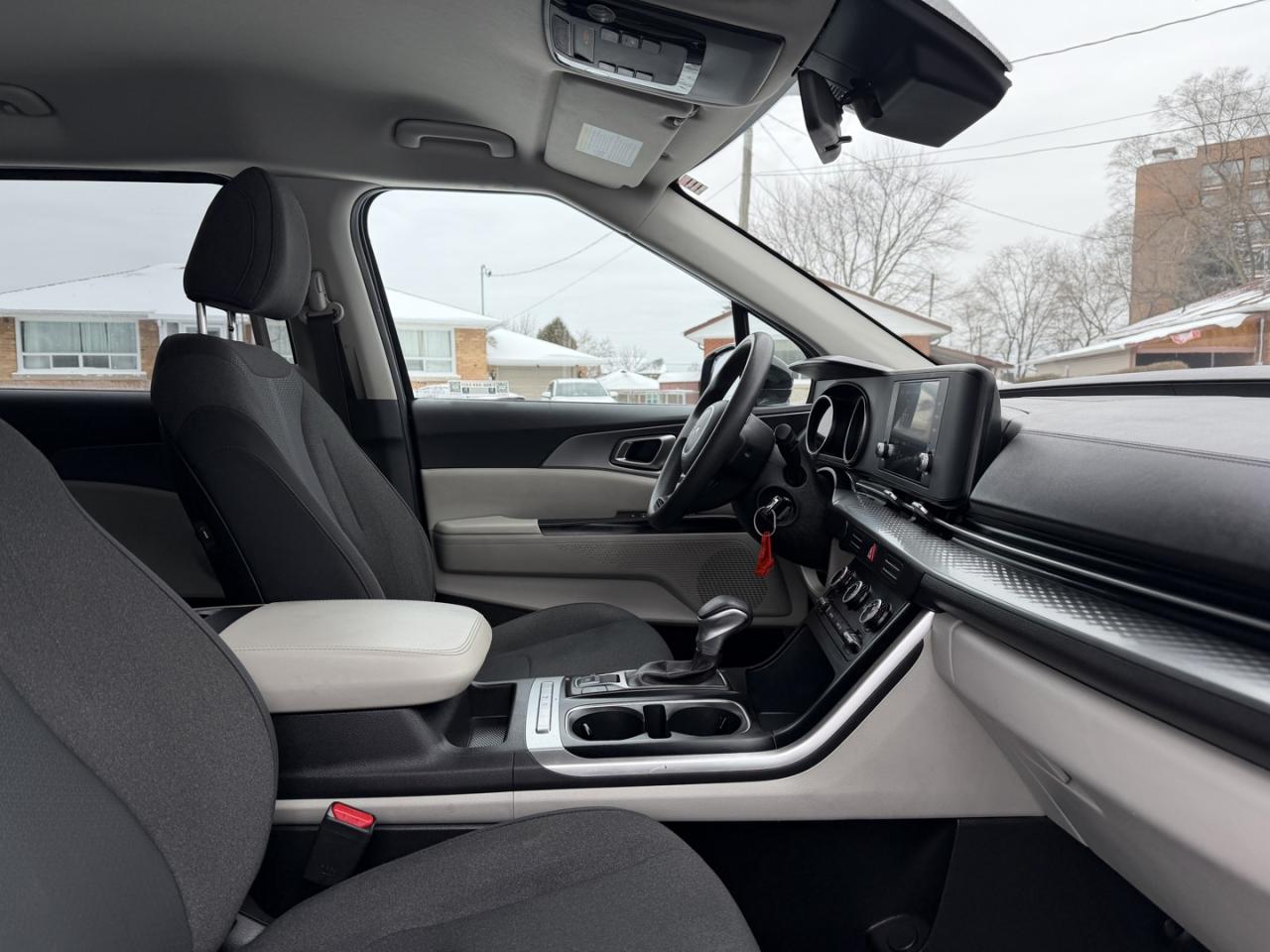 2023 Kia Carnival LX FWD Photo