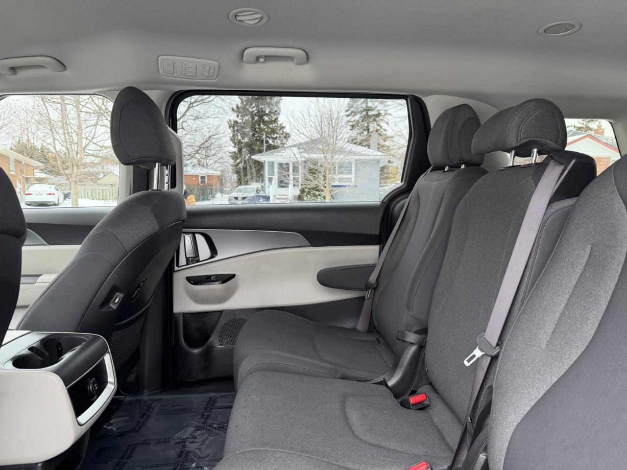 2023 Kia Carnival LX FWD Photo