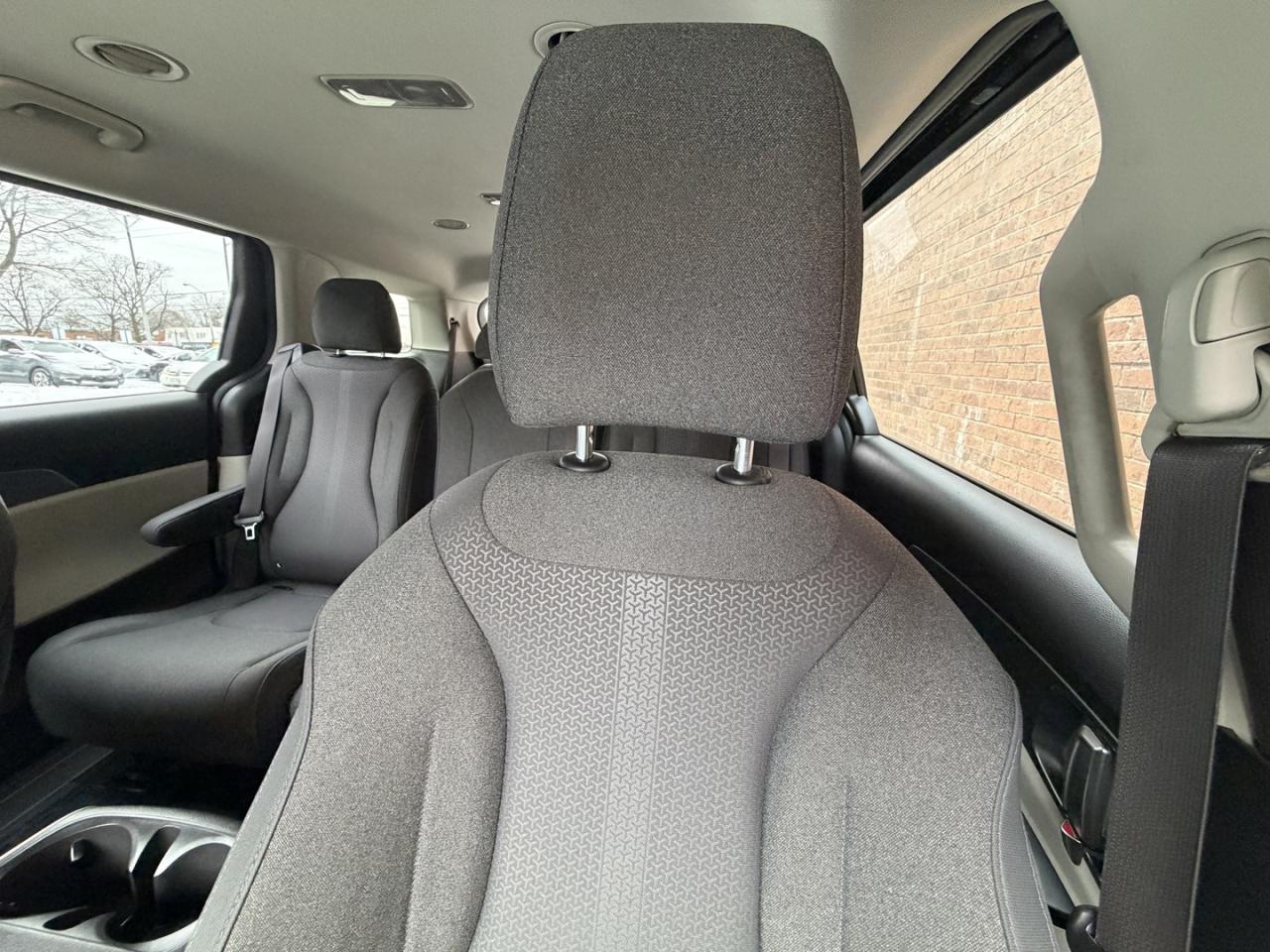 2023 Kia Carnival LX FWD Photo