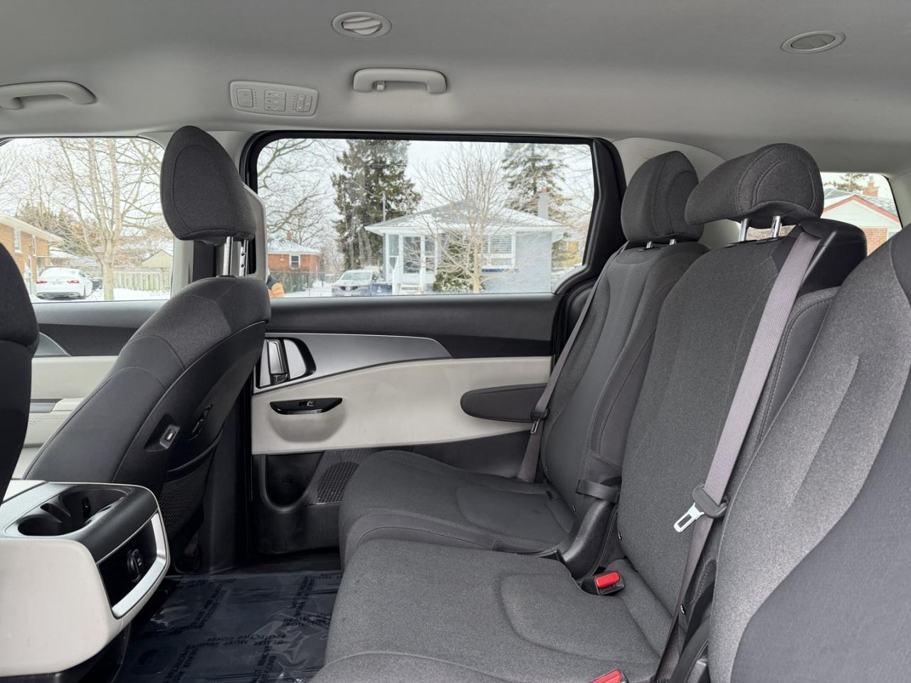 2023 Kia Carnival LX FWD Photo