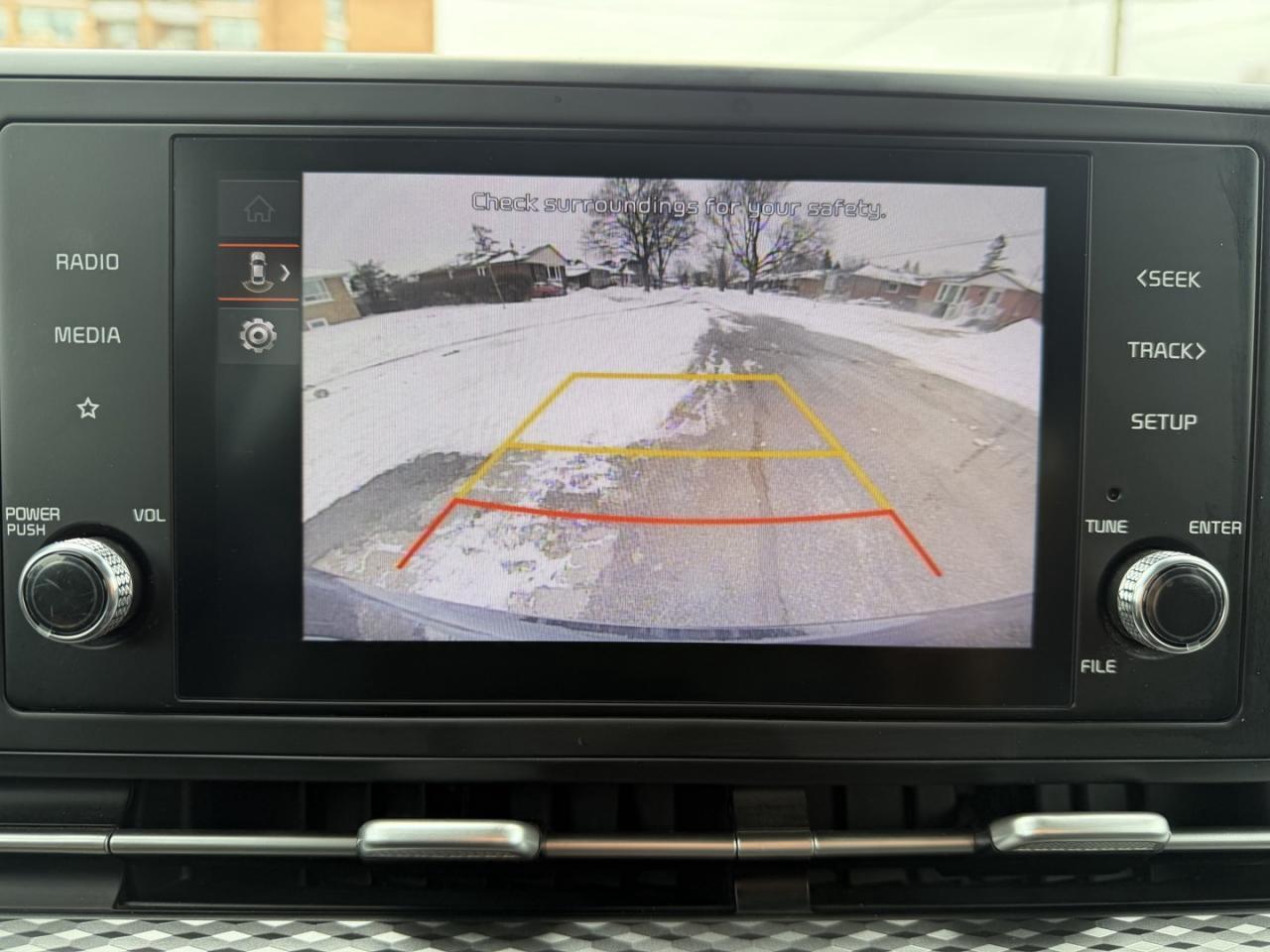 2023 Kia Carnival LX FWD Photo