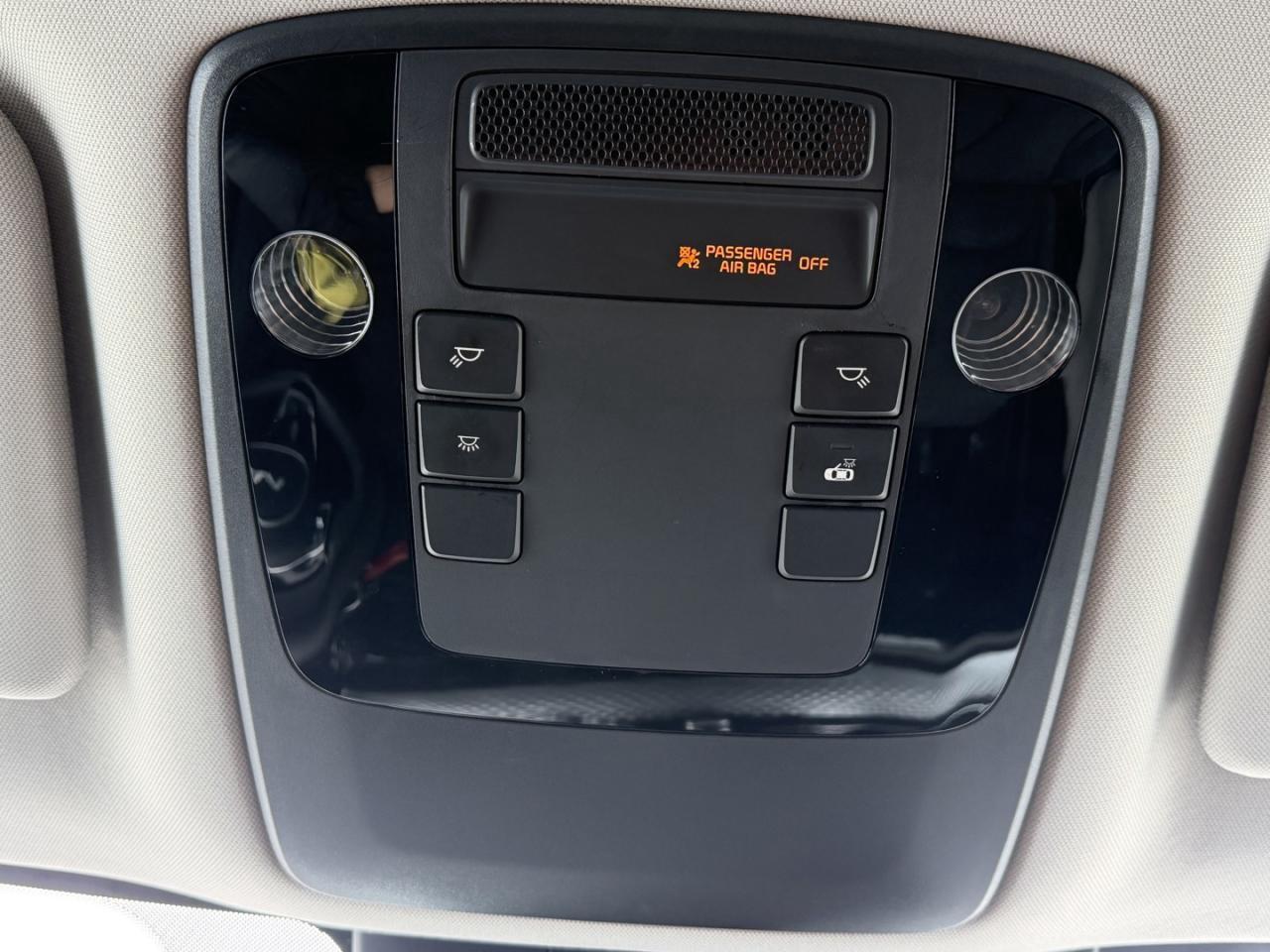 2023 Kia Carnival LX FWD Photo