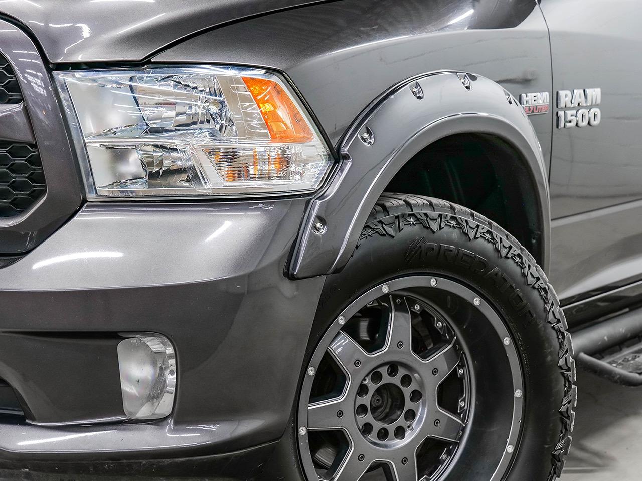 2018 RAM 1500 Express 4x4 Crew Cab 5'7" Box Photo33