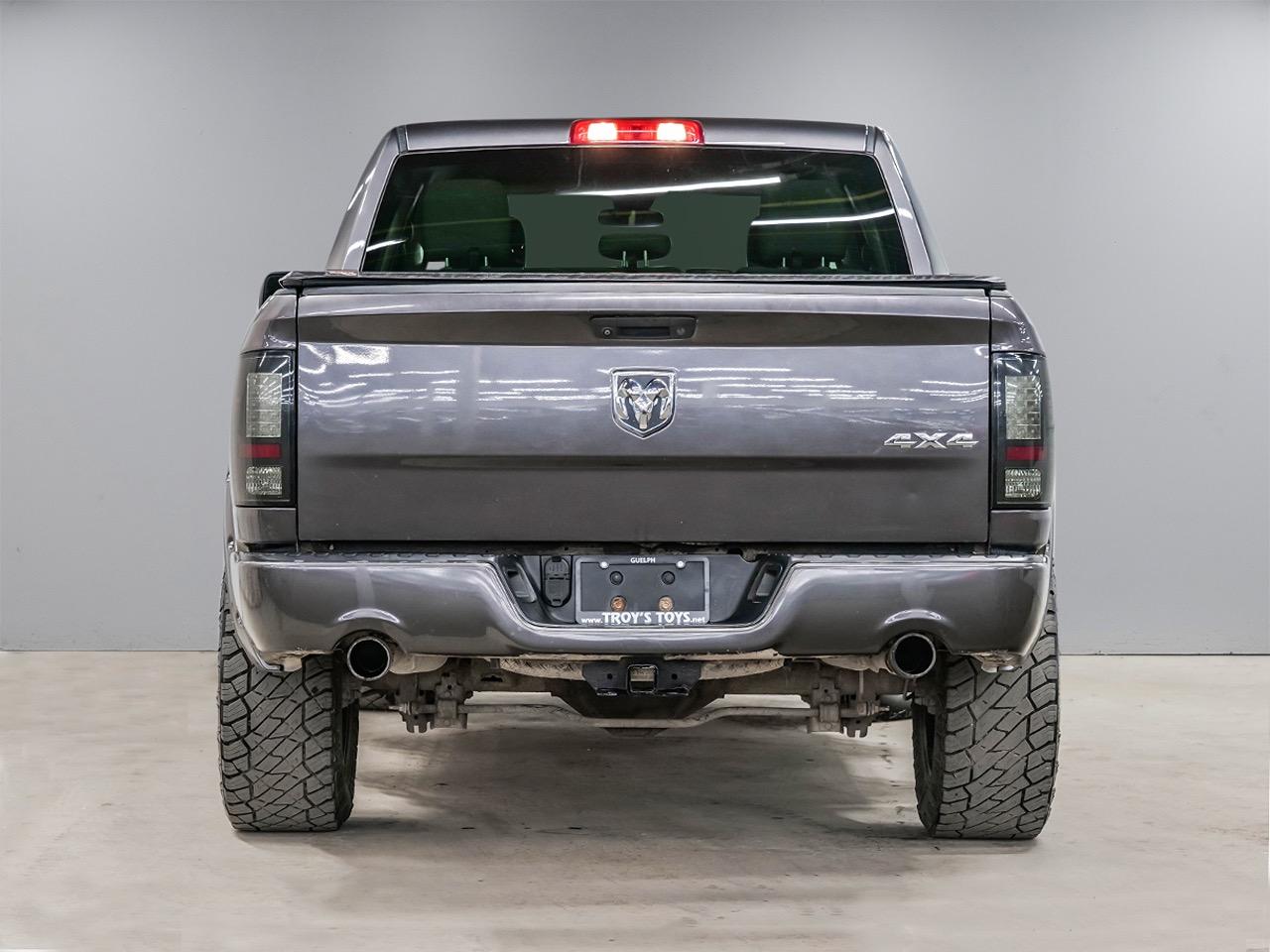 2018 RAM 1500 Express 4x4 Crew Cab 5'7" Box Photo6