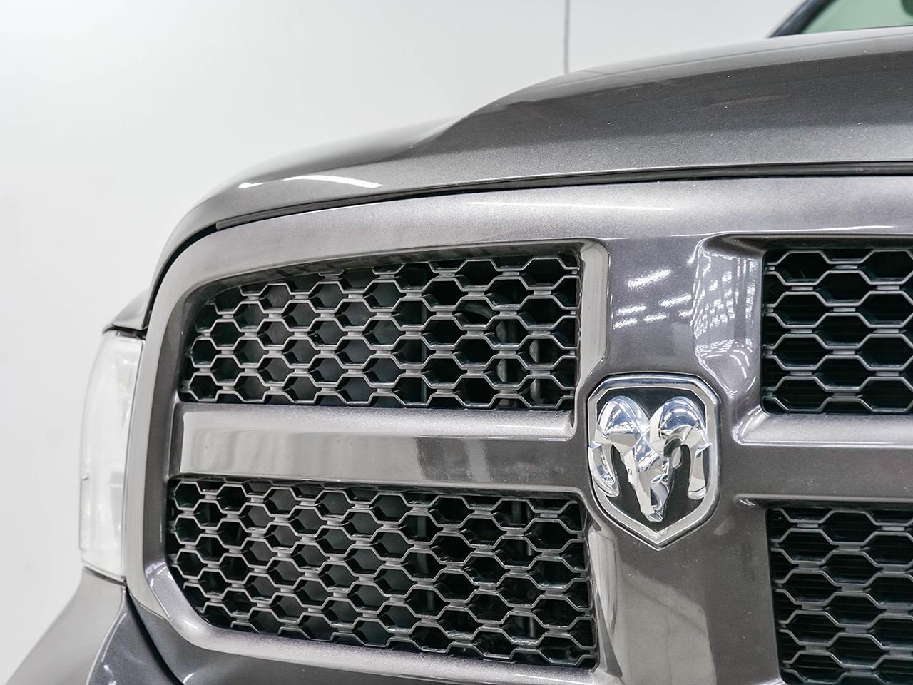 2018 RAM 1500 Express 4x4 Crew Cab 5'7" Box Photo