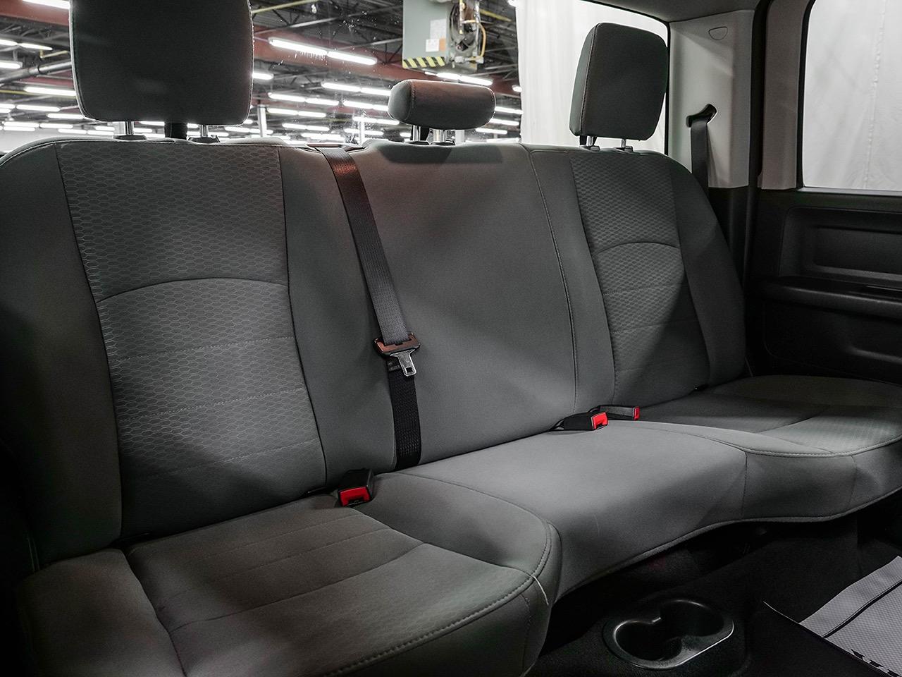 2018 RAM 1500 Express 4x4 Crew Cab 5'7" Box Photo39