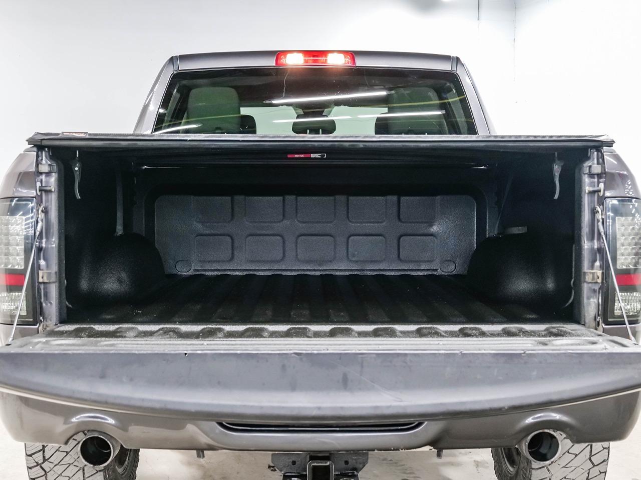 2018 RAM 1500 Express 4x4 Crew Cab 5'7" Box Photo7