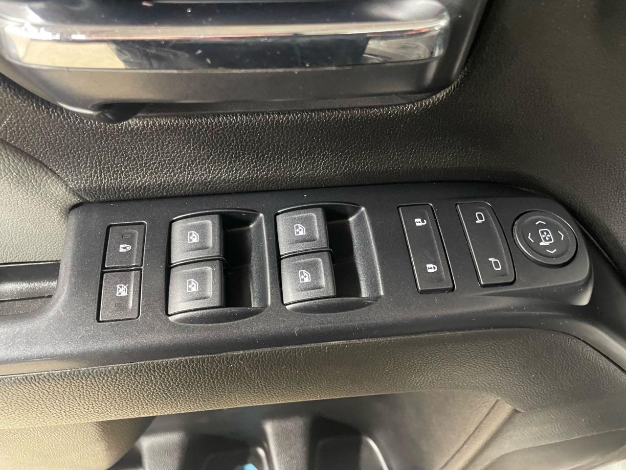 2019 Chevrolet Silverado 1500 Custom | 4X4 | CLEAN CARFAX |