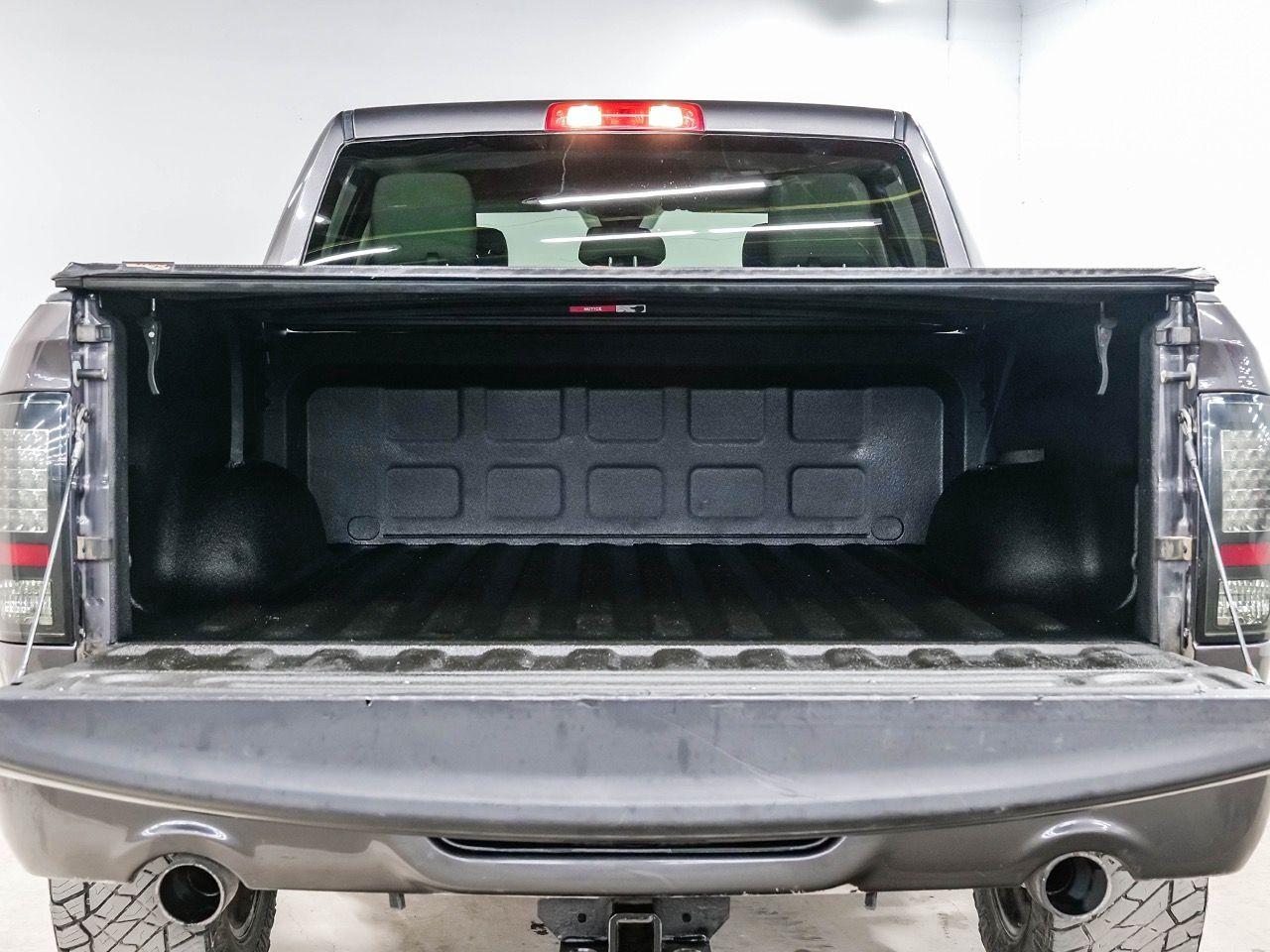 2018 RAM 1500 Express 4x4 Crew Cab 5'7" Box