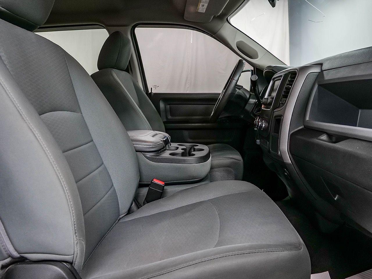 2018 RAM 1500 Express 4x4 Crew Cab 5'7" Box