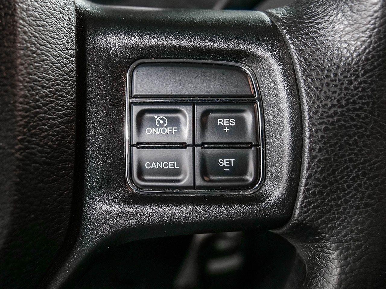 2018 RAM 1500 Express 4x4 Crew Cab 5'7" Box