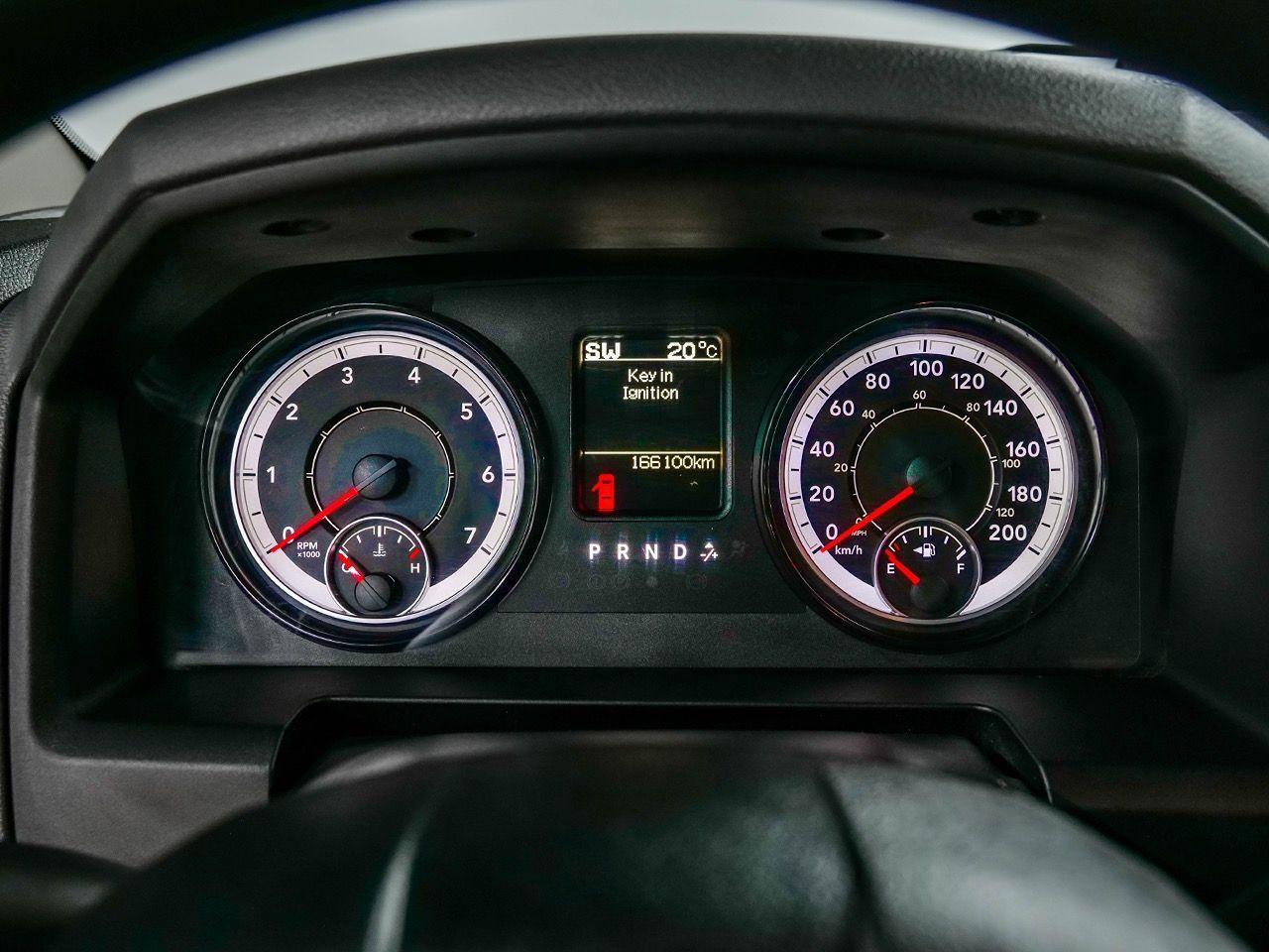 2018 RAM 1500 Express 4x4 Crew Cab 5'7" Box