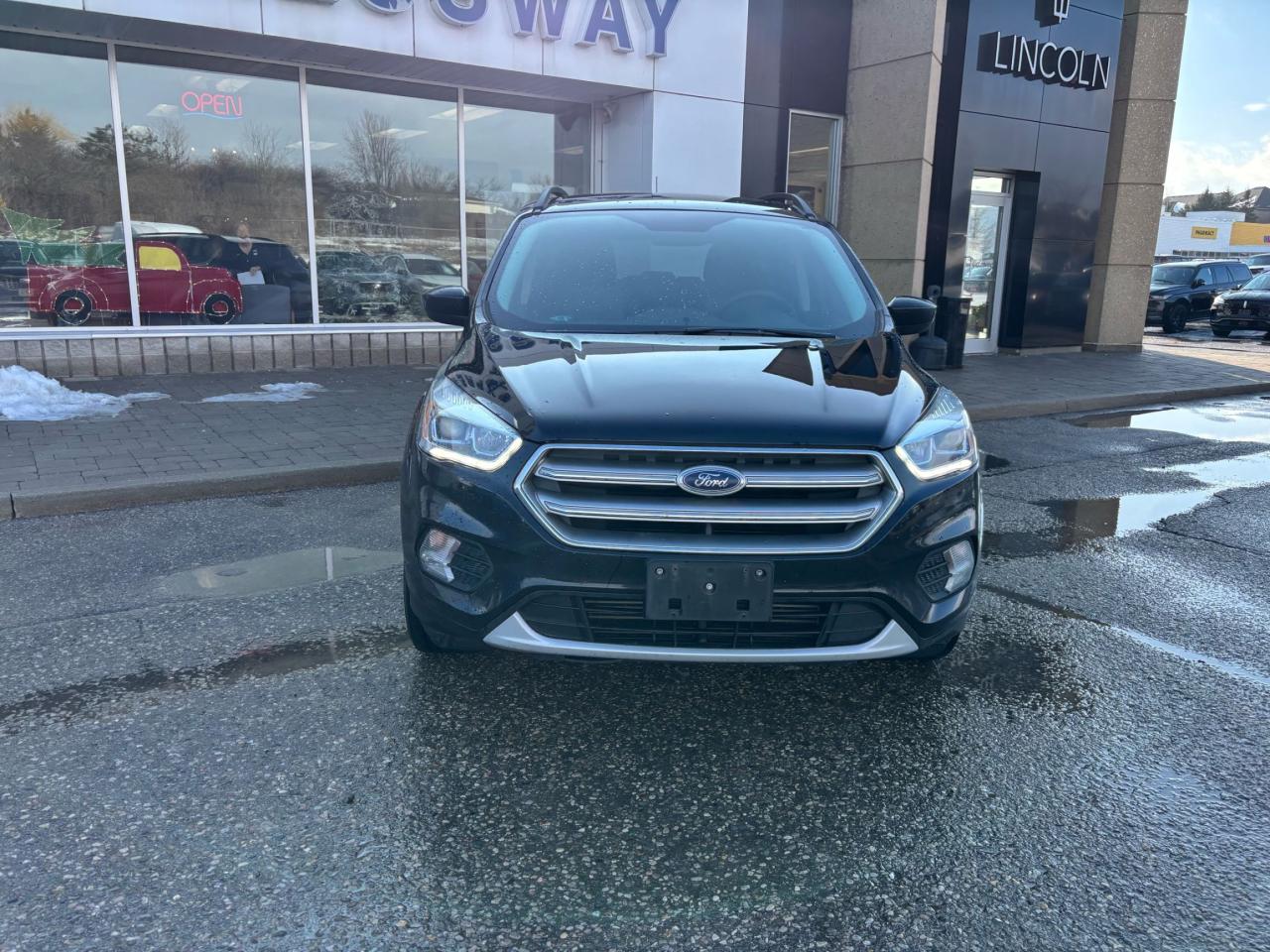 2017 Ford Escape SE, 4WD, 201A PACK, 17'S, NAVIGATION, AS TRADED! Photo