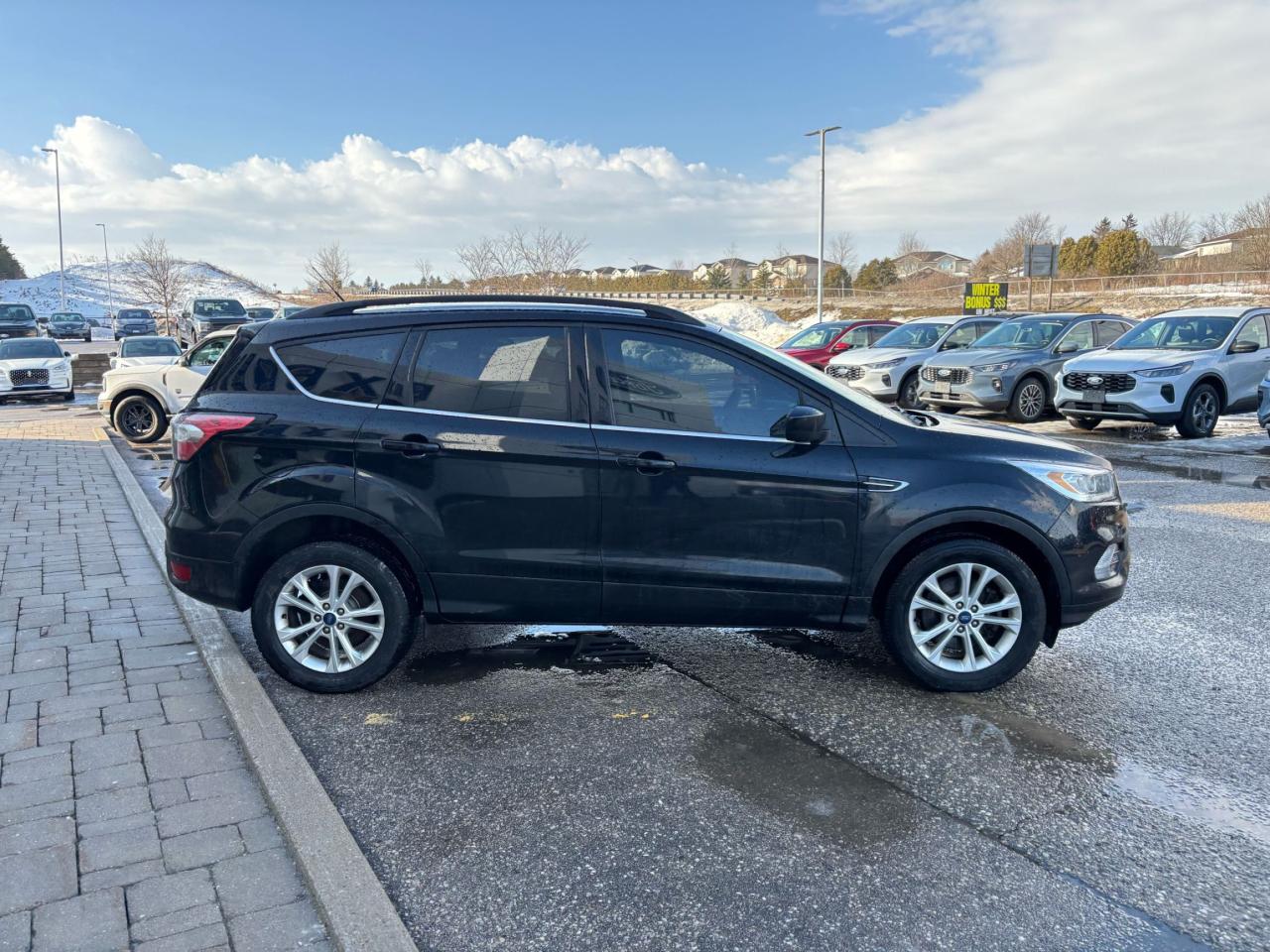 2017 Ford Escape SE, 4WD, 201A PACK, 17'S, NAVIGATION, AS TRADED! Photo