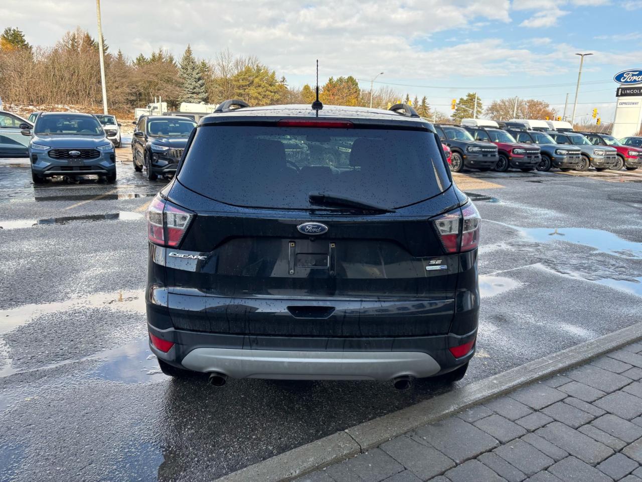 2017 Ford Escape SE, 4WD, 201A PACK, 17'S, NAVIGATION, AS TRADED! Photo