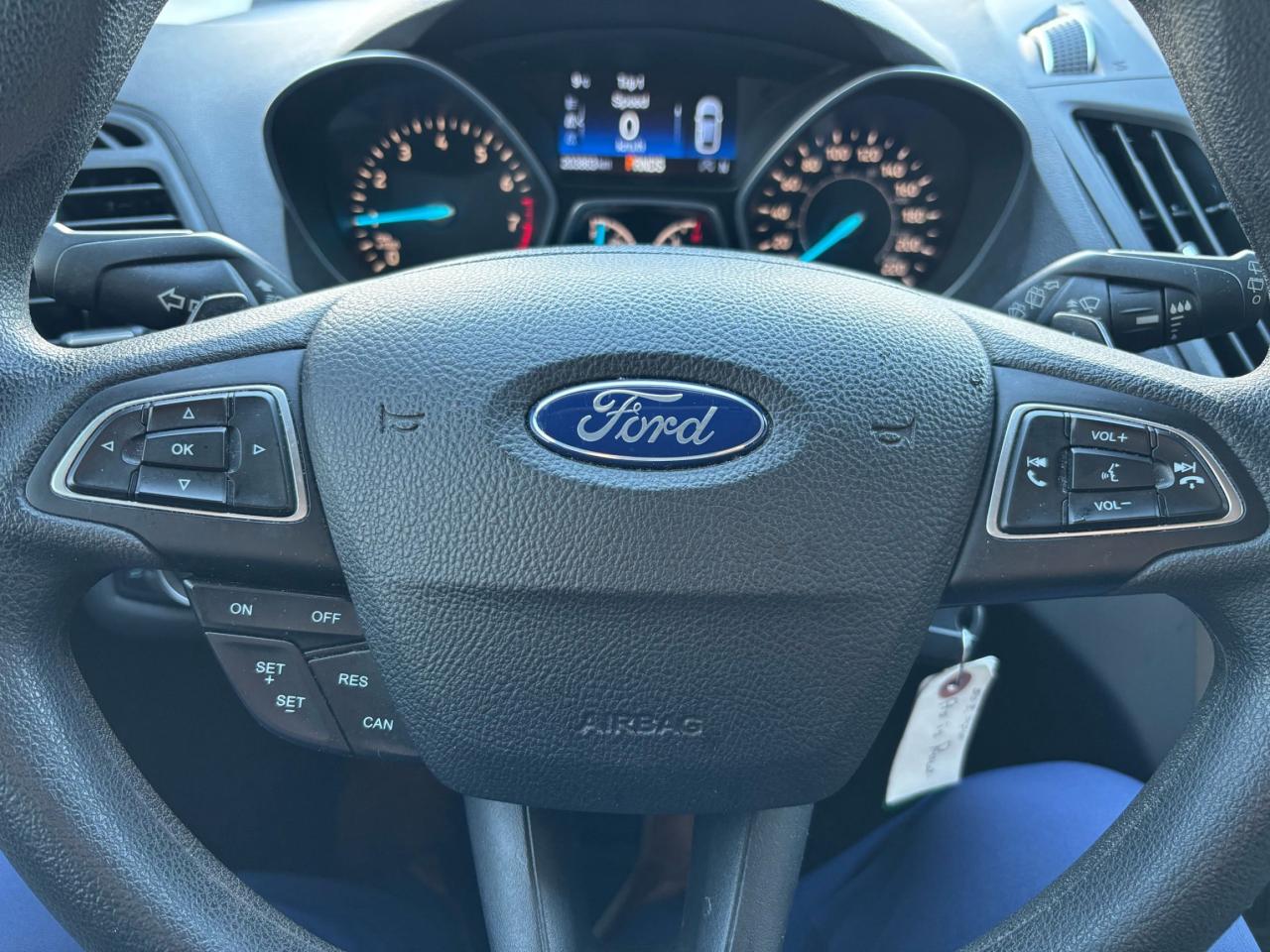 2017 Ford Escape SE, 4WD, 201A PACK, 17'S, NAVIGATION, AS TRADED! Photo