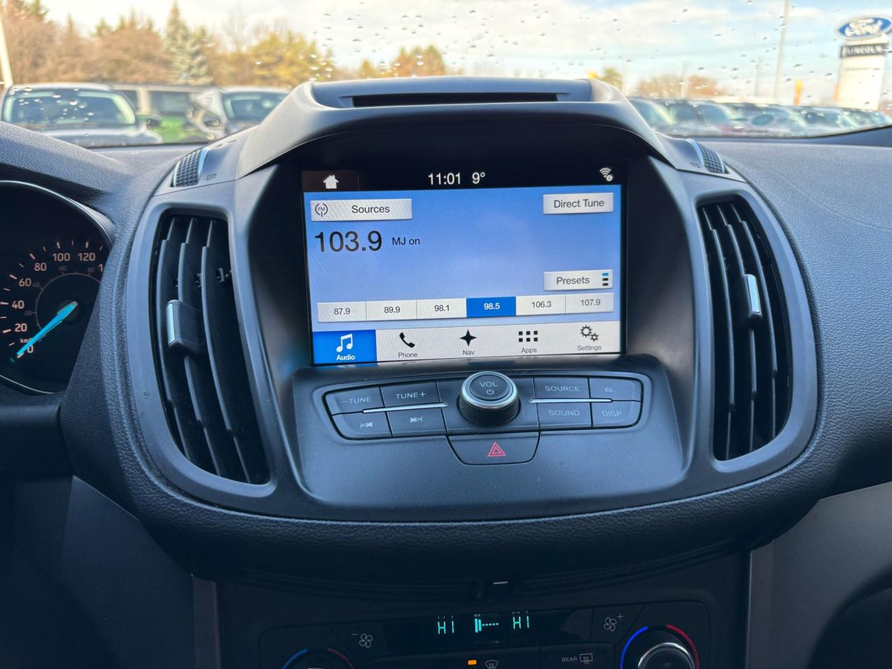 2017 Ford Escape SE, 4WD, 201A PACK, 17'S, NAVIGATION, AS TRADED! Photo