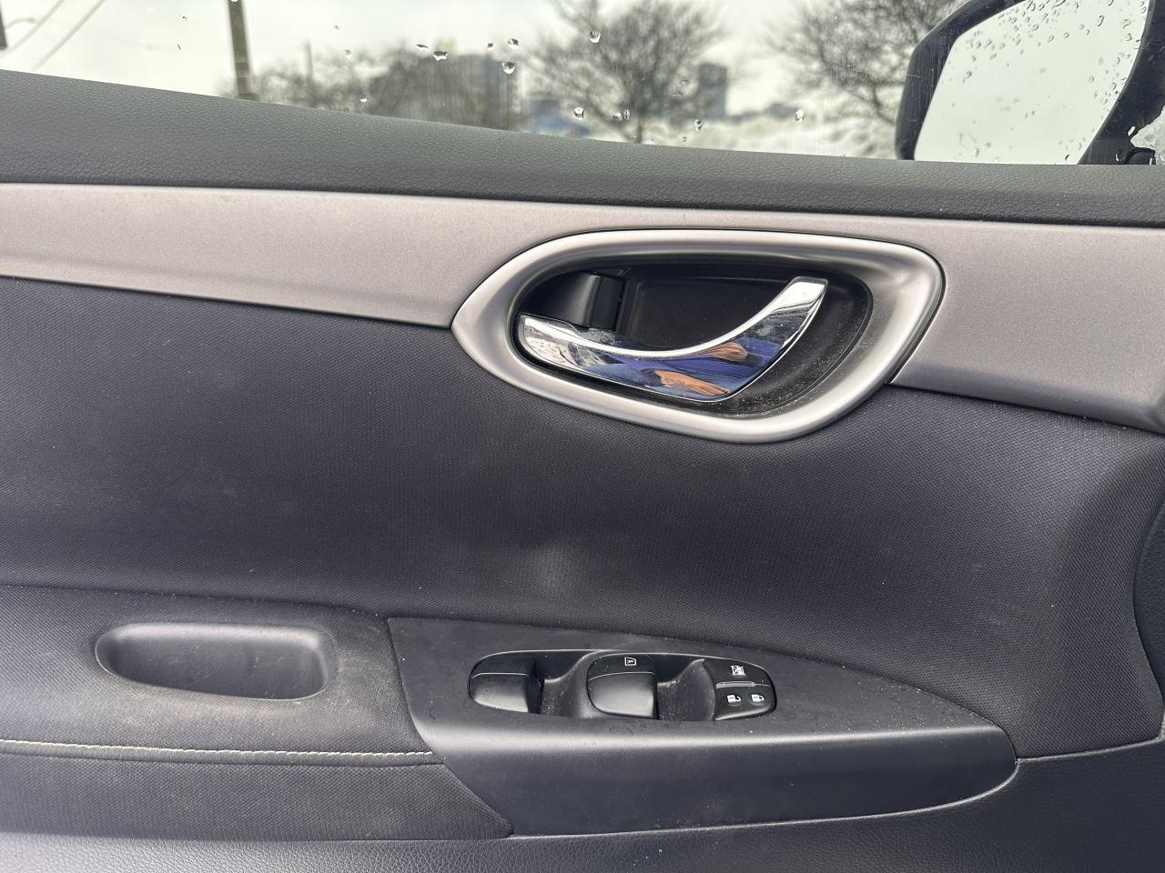 2014 Nissan Sentra SV Photo