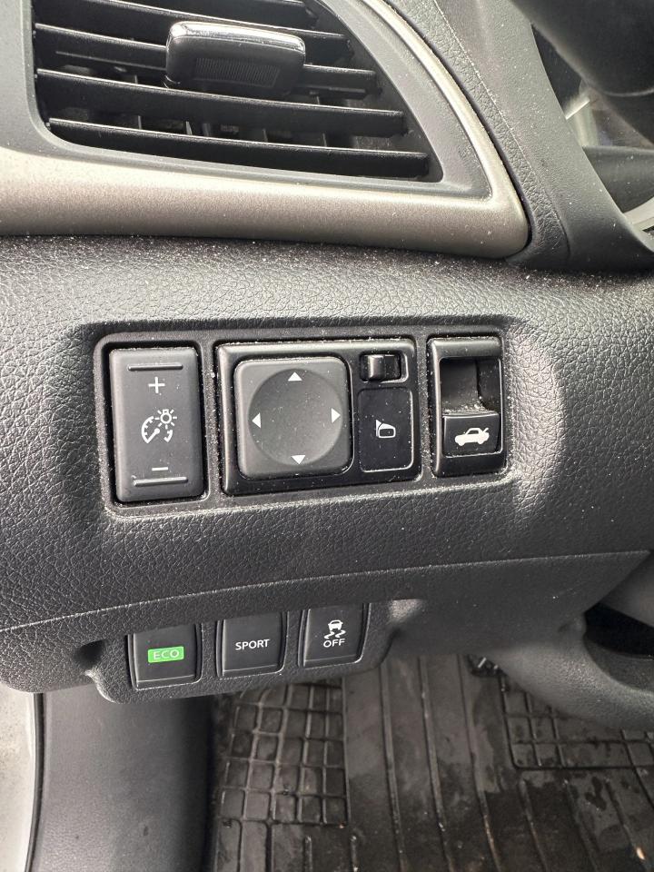 2014 Nissan Sentra SV Photo