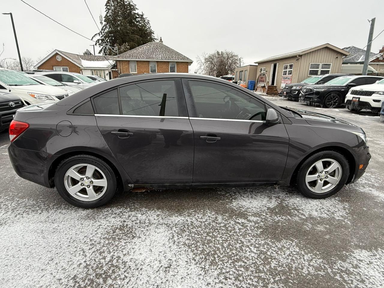 2016 Chevrolet Cruze LT, NO ACCIDENTS, 2 SETS OF TIRES, CERTIFIED Photo