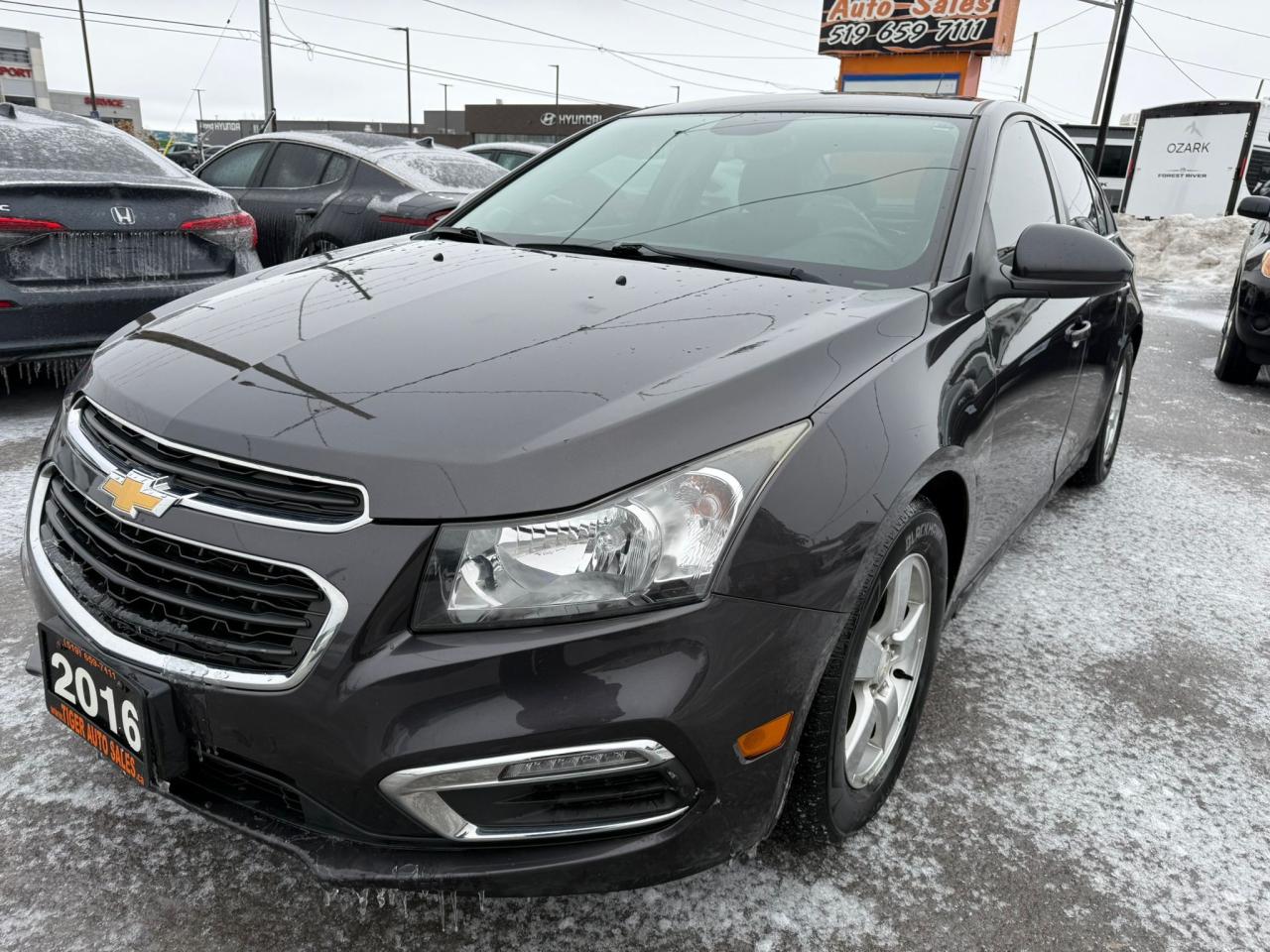 2016 Chevrolet Cruze LT, NO ACCIDENTS, 2 SETS OF TIRES, CERTIFIED Photo