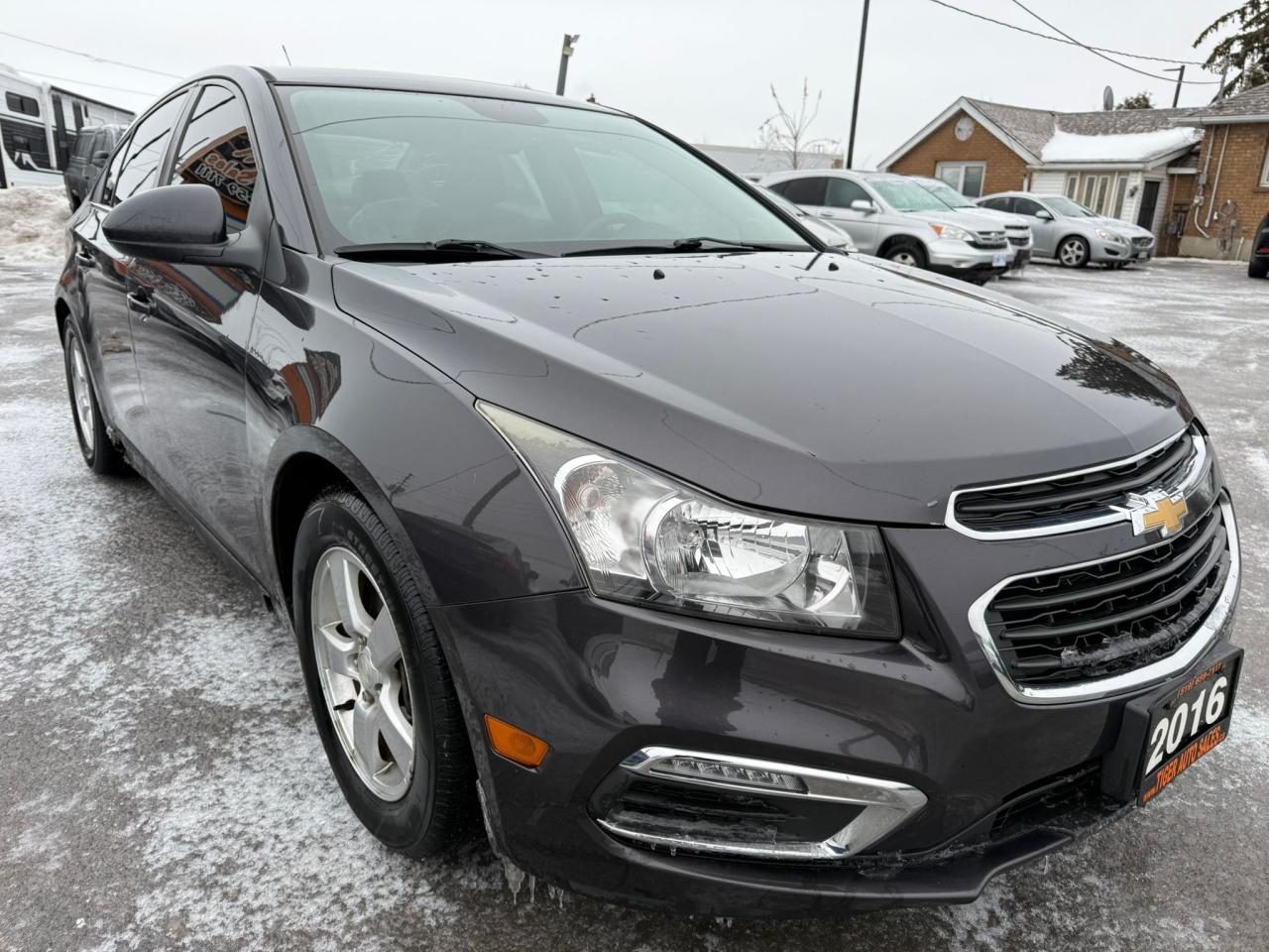 2016 Chevrolet Cruze LT, NO ACCIDENTS, 2 SETS OF TIRES, CERTIFIED Photo