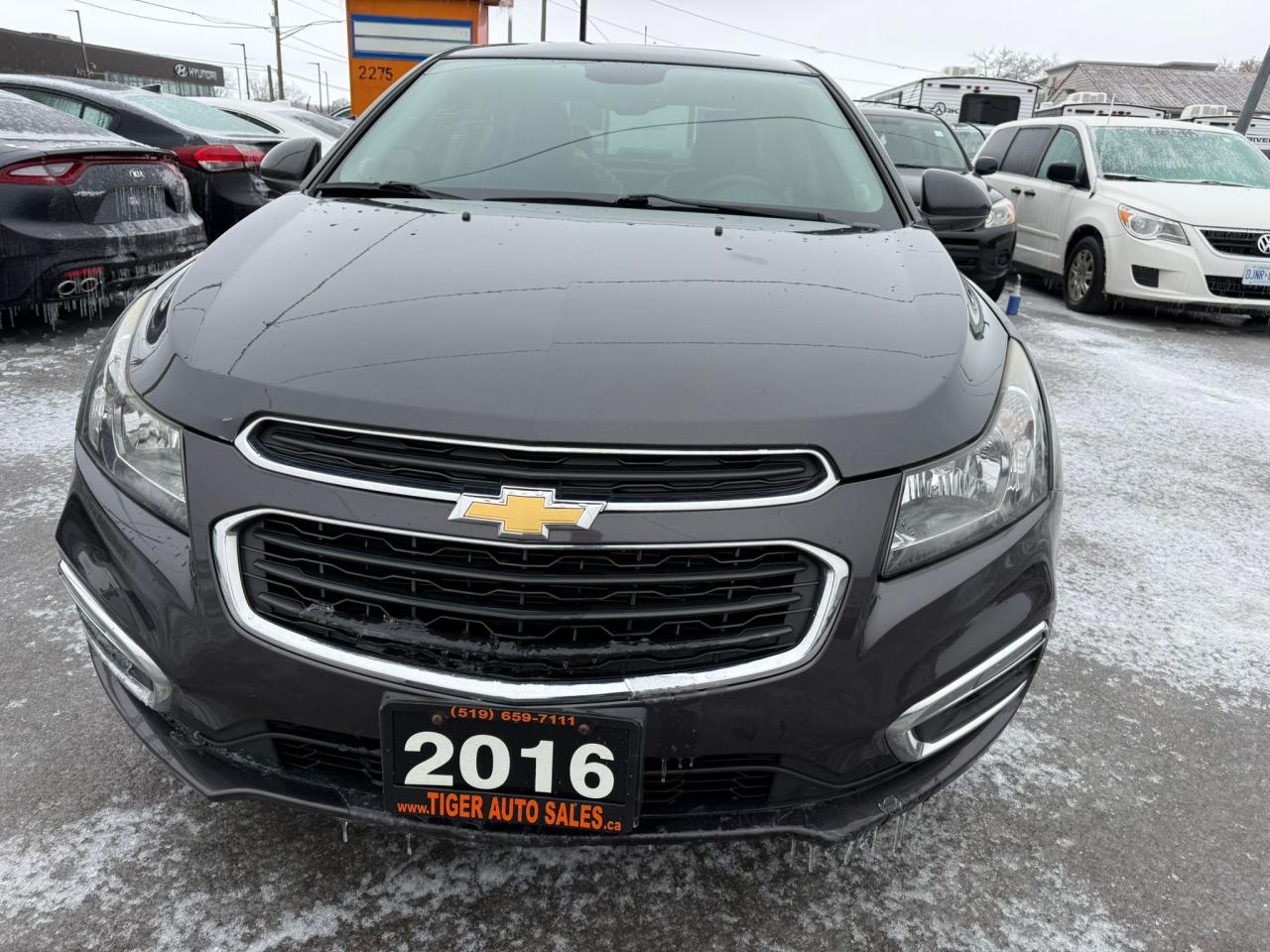 2016 Chevrolet Cruze LT, NO ACCIDENTS, 2 SETS OF TIRES, CERTIFIED Photo