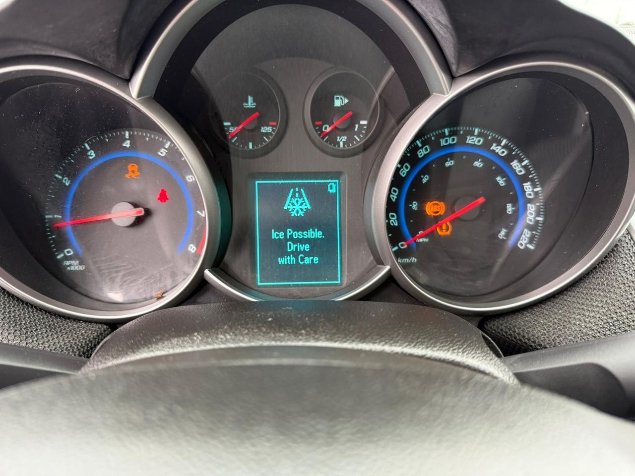 2016 Chevrolet Cruze LT, NO ACCIDENTS, 2 SETS OF TIRES, CERTIFIED Photo