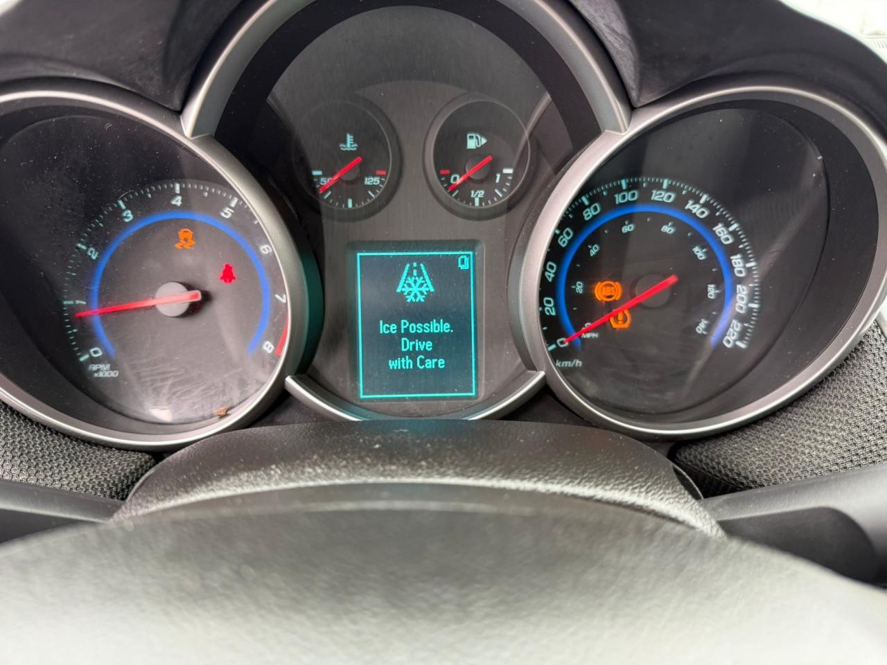 2016 Chevrolet Cruze LT, NO ACCIDENTS, 2 SETS OF TIRES, CERTIFIED Photo