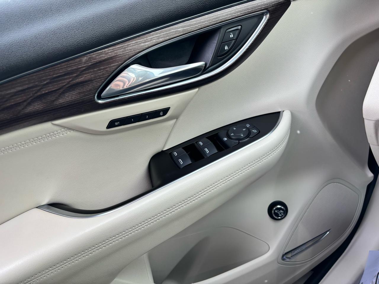 2021 Buick Envision Avenir ** AWD, LDW, BSM, ADAPT CRUISE ** Photo