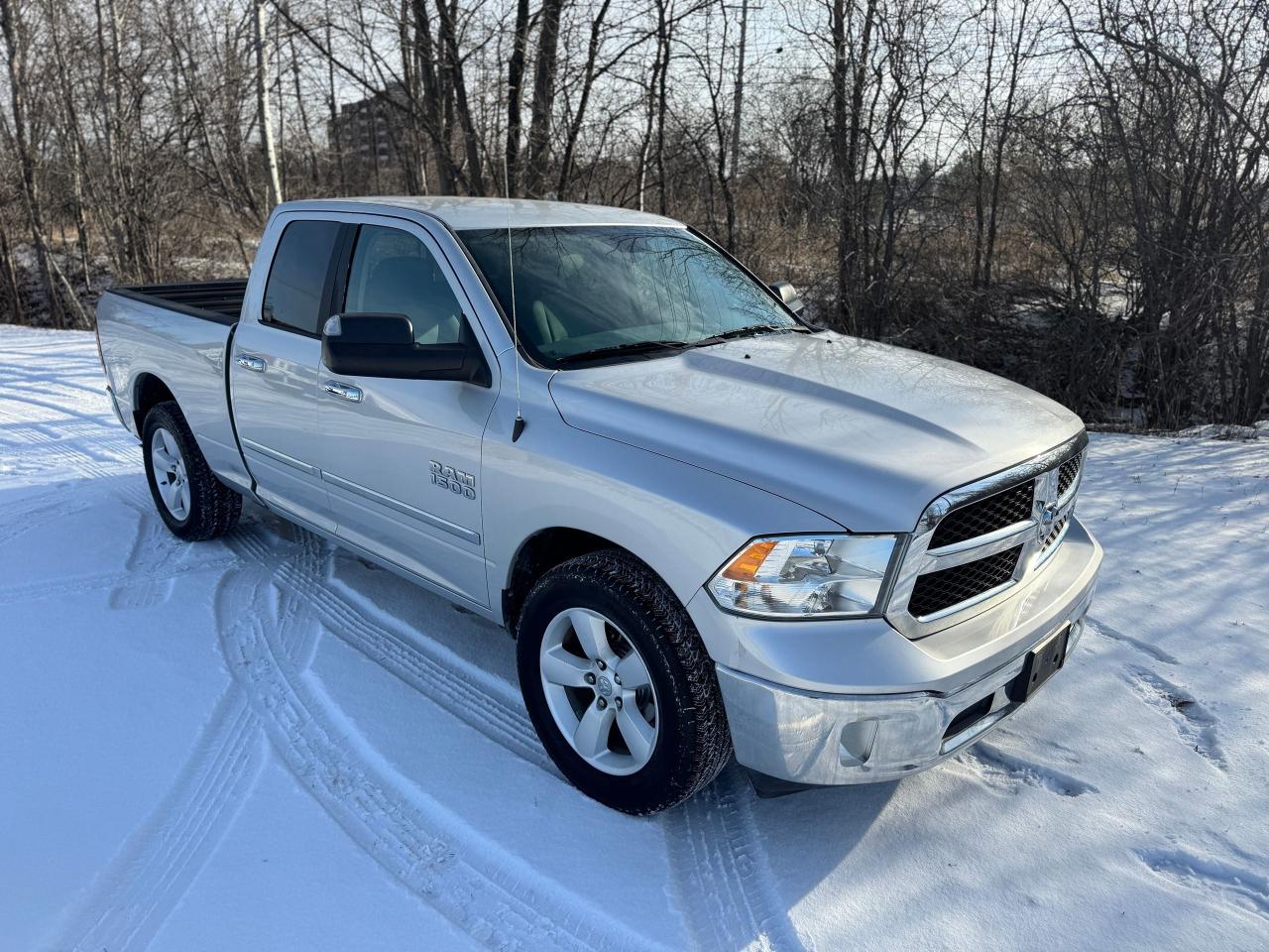 2017 RAM 1500 SLT Quad Cab 4WD V6 Photo2