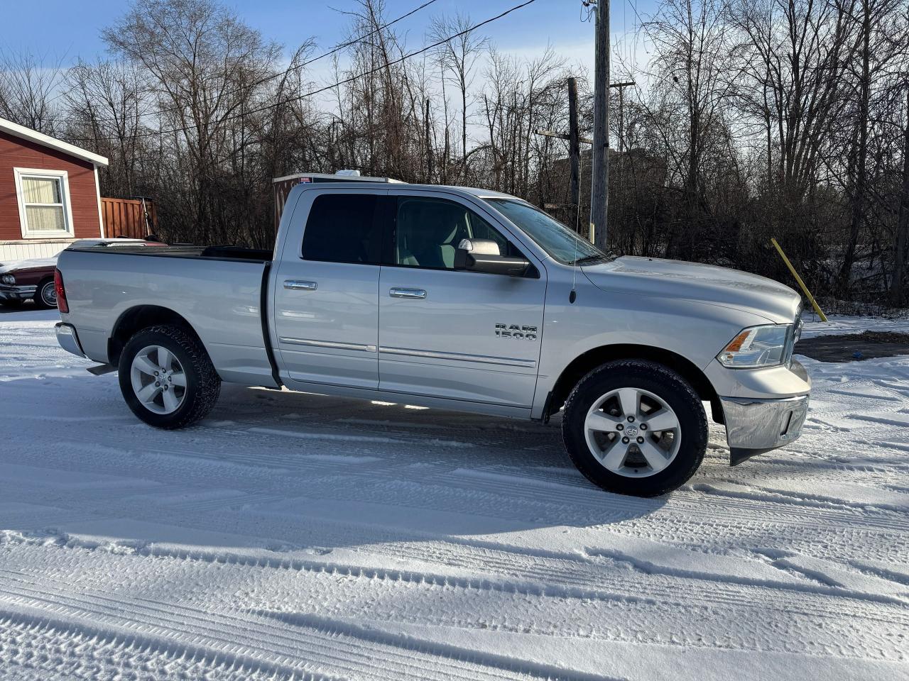 2017 RAM 1500 SLT Quad Cab 4WD V6 Photo