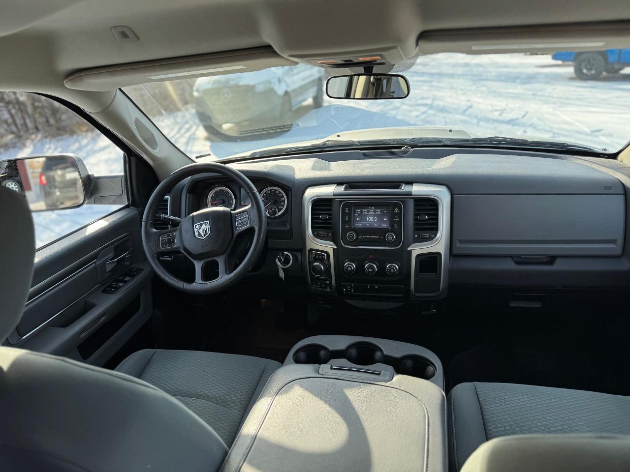 2017 RAM 1500 SLT Quad Cab 4WD V6 Photo