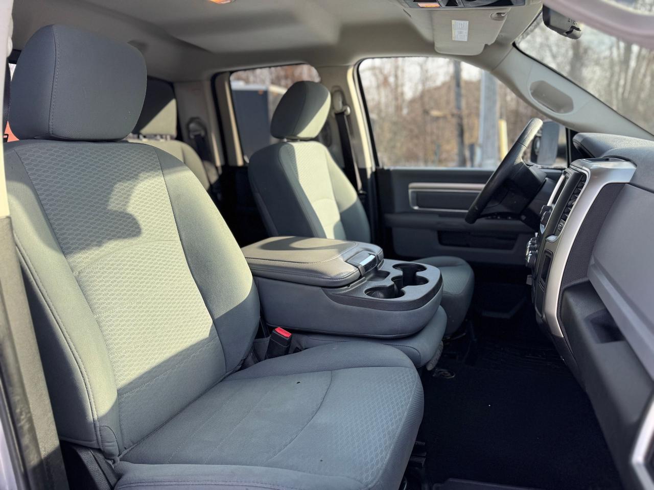 2017 RAM 1500 SLT Quad Cab 4WD V6 Photo