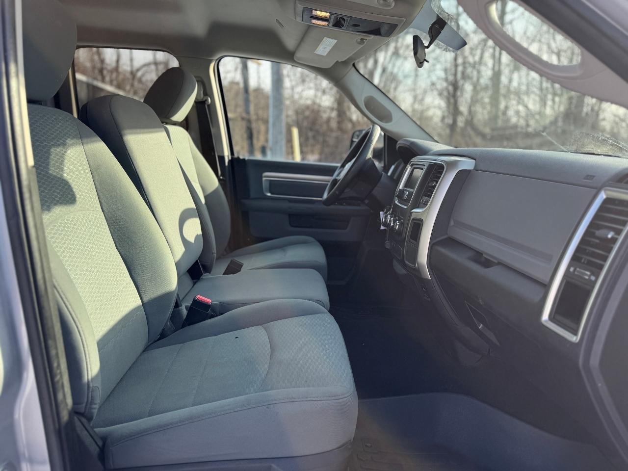 2017 RAM 1500 SLT Quad Cab 4WD V6 Photo