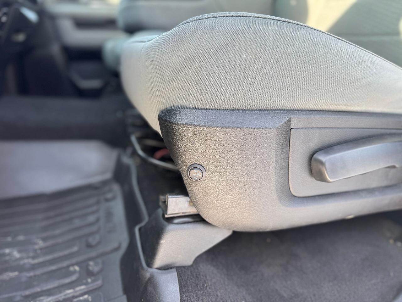 2017 RAM 1500 SLT Quad Cab 4WD V6 Photo