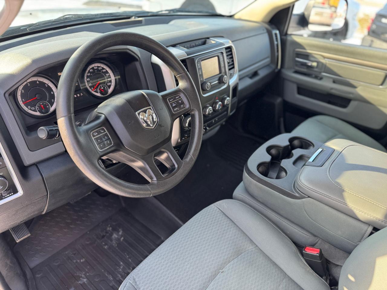 2017 RAM 1500 SLT Quad Cab 4WD V6 Photo