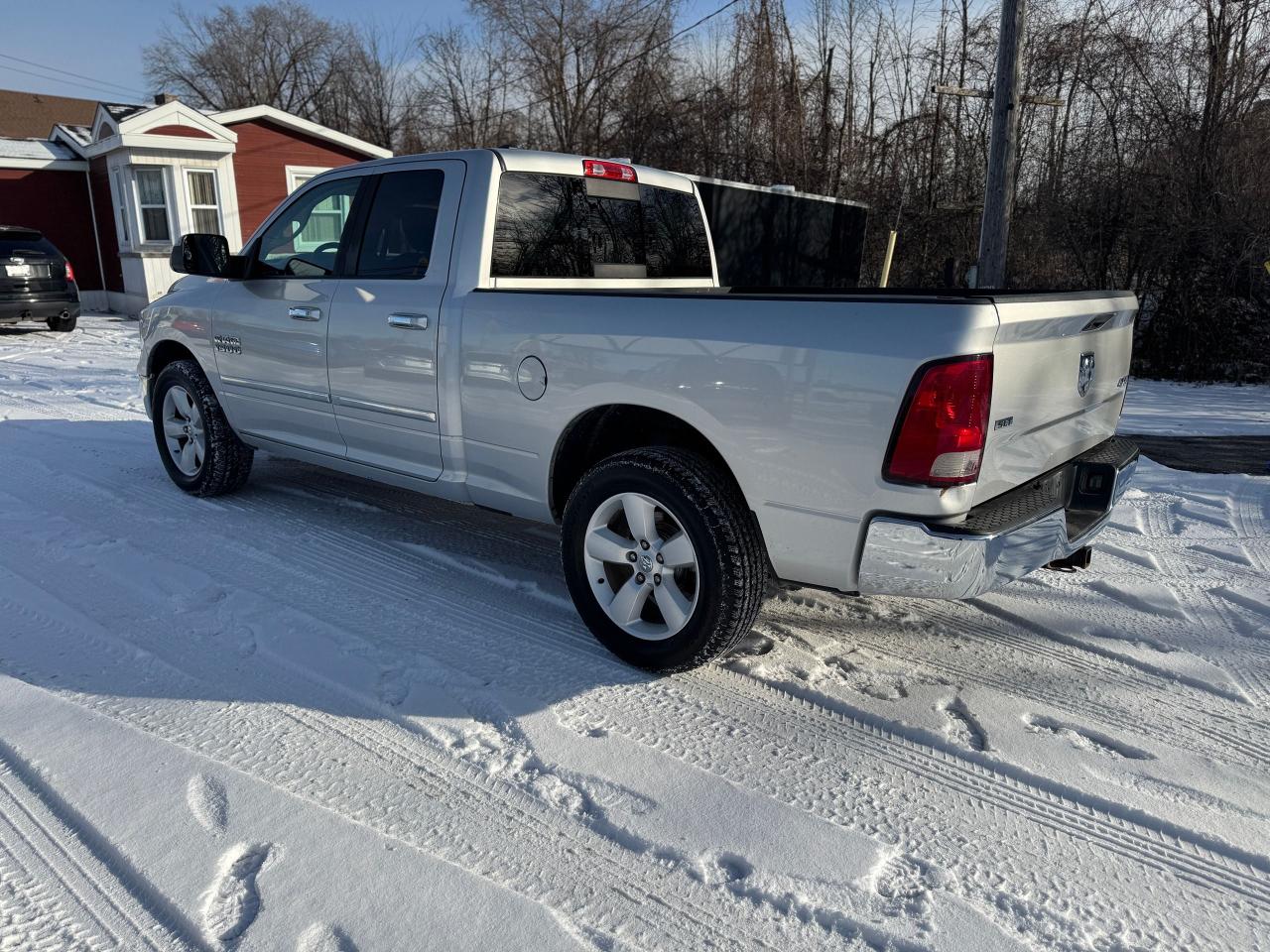 2017 RAM 1500 SLT Quad Cab 4WD V6 Photo