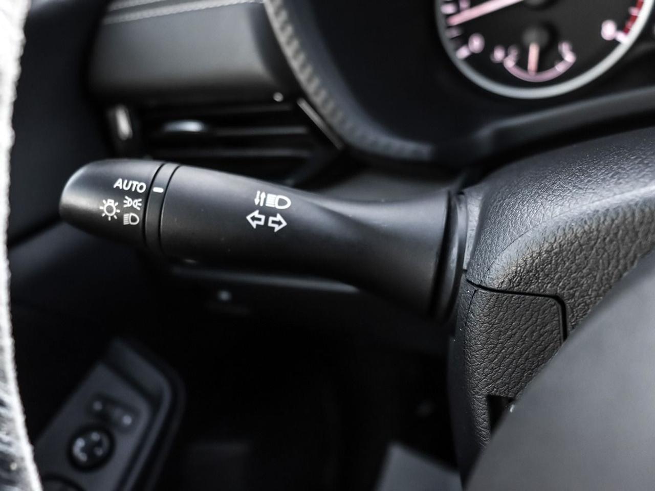 2025 Nissan Sentra SV Sunroof BlindSpot Apple Carplay & Android Auto Photo