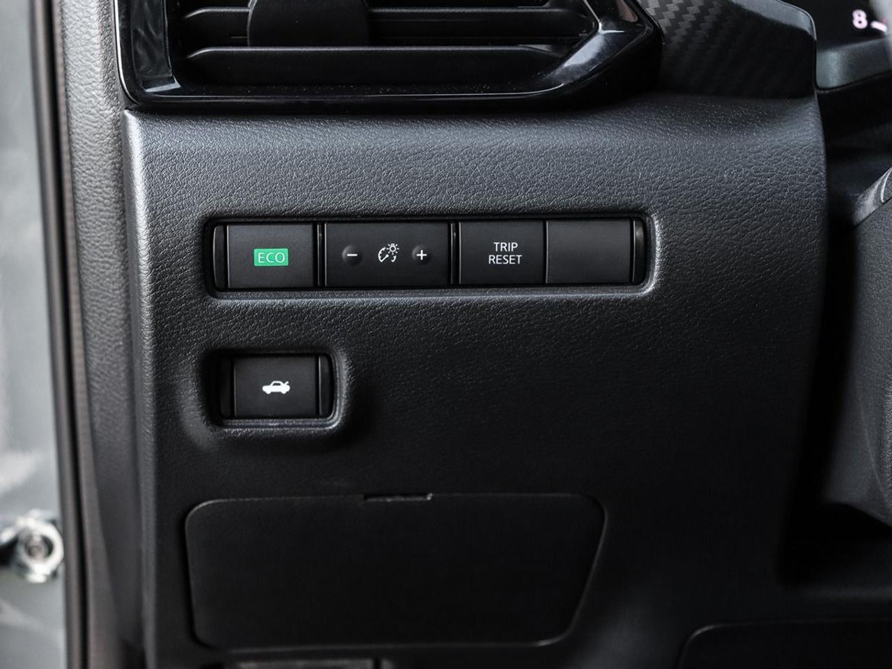 2025 Nissan Sentra SV Sunroof BlindSpot Apple Carplay & Android Auto Photo