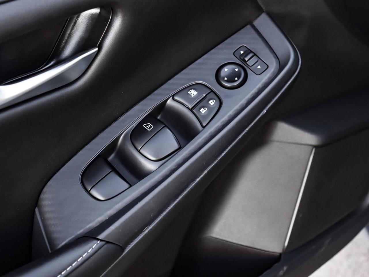 2025 Nissan Sentra SV Sunroof BlindSpot Apple Carplay & Android Auto Photo