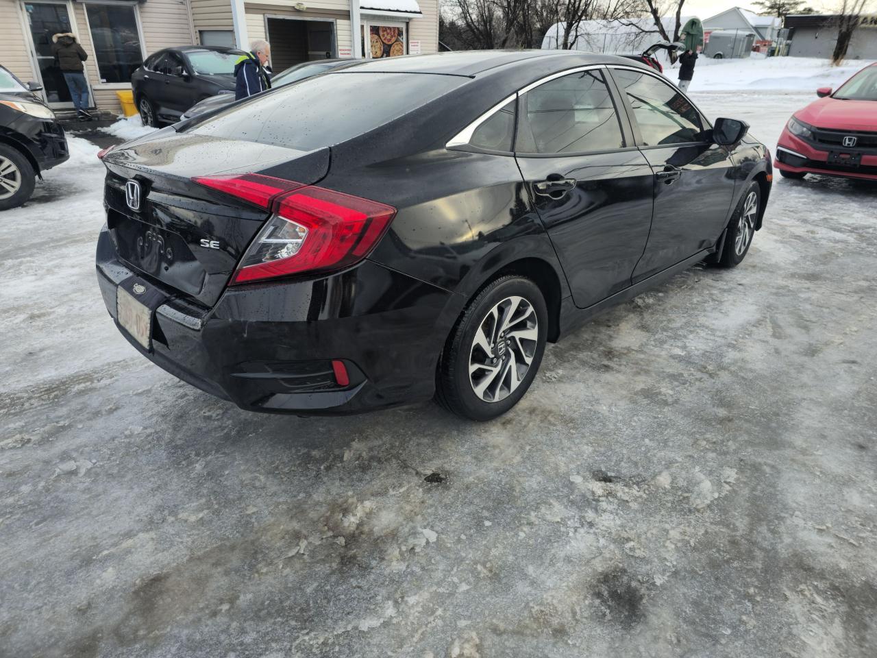 2018 Honda Civic SE Photo