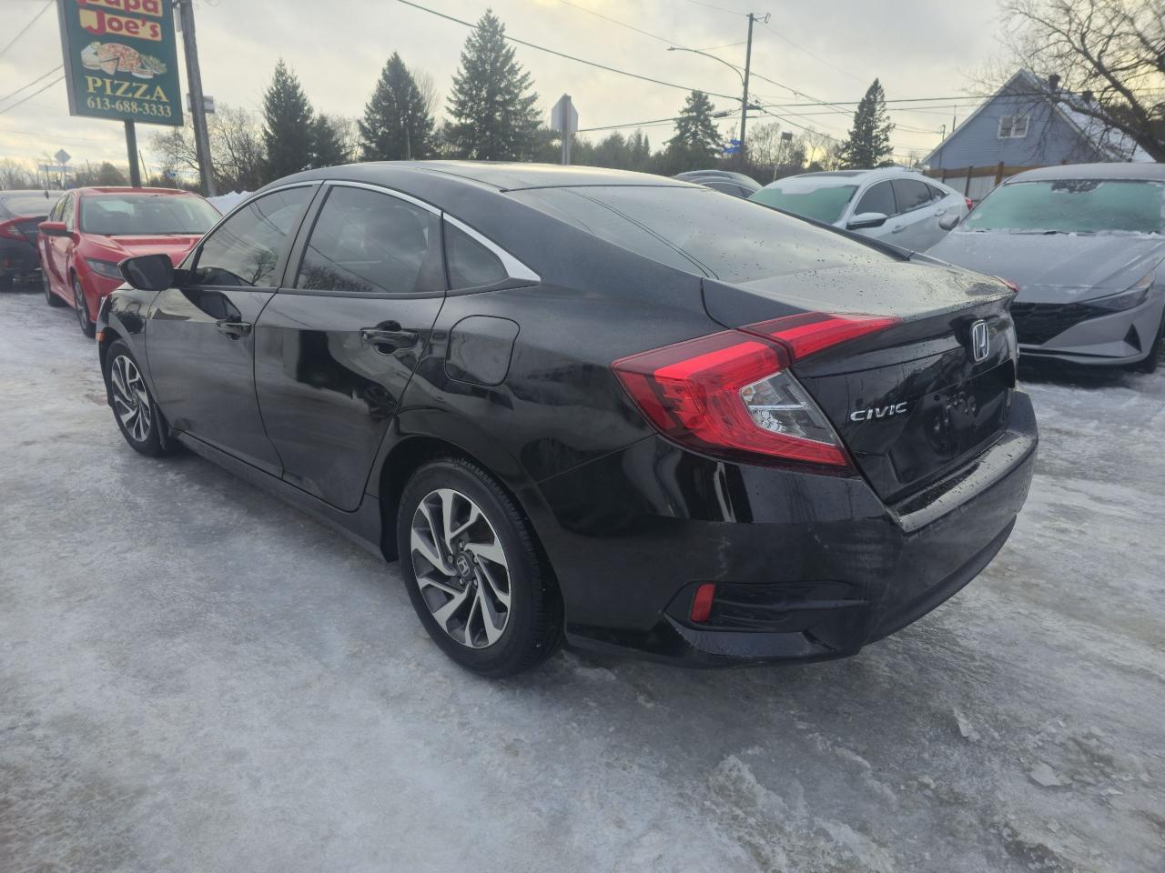 2018 Honda Civic SE Photo