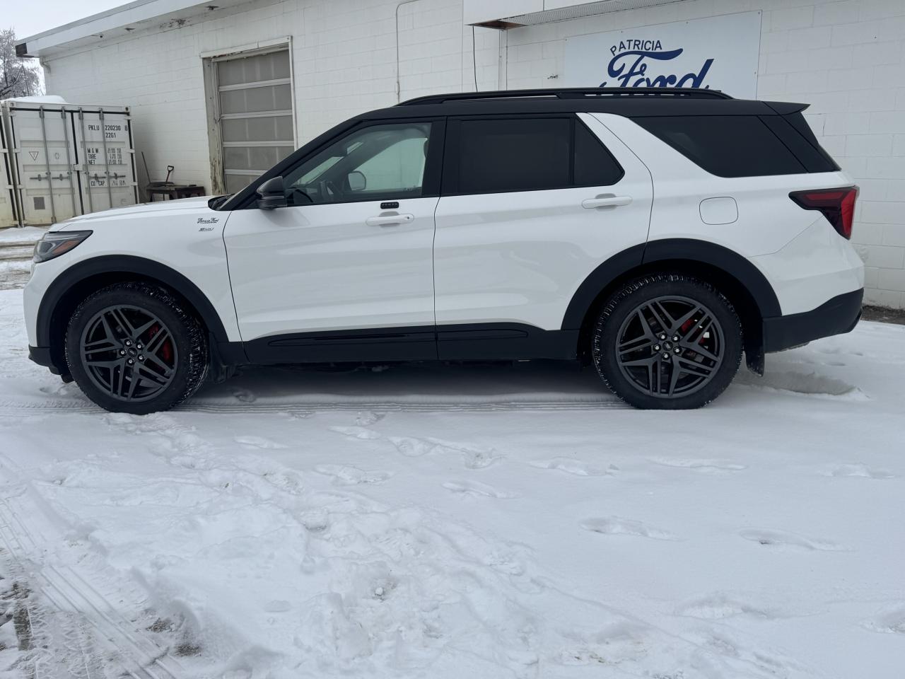 2025 Ford Explorer ST-Line Photo4